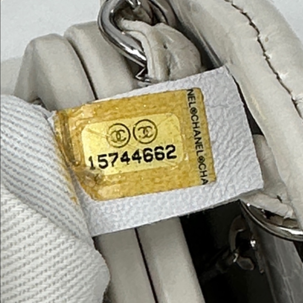 Authenticated CHANEL Mademoiselle Shoulder Chain Bag- White/Silver - Picture 16 of 17